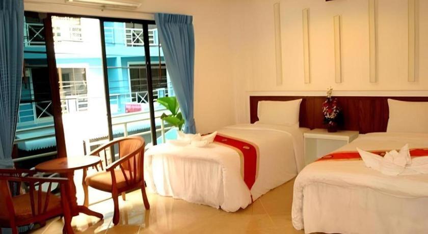 Triple Rund Place Hotel Patong Exterior foto